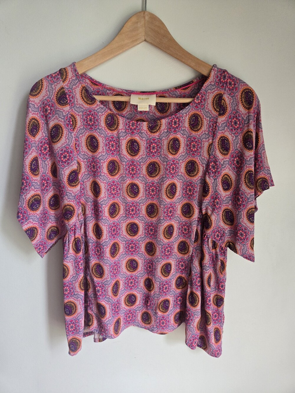 MAEVA Pink Medallion Short Sleeve Scoop Neck Viscose Top